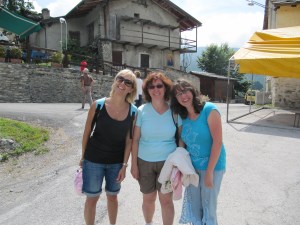 The three wives, in matching order to the picture above